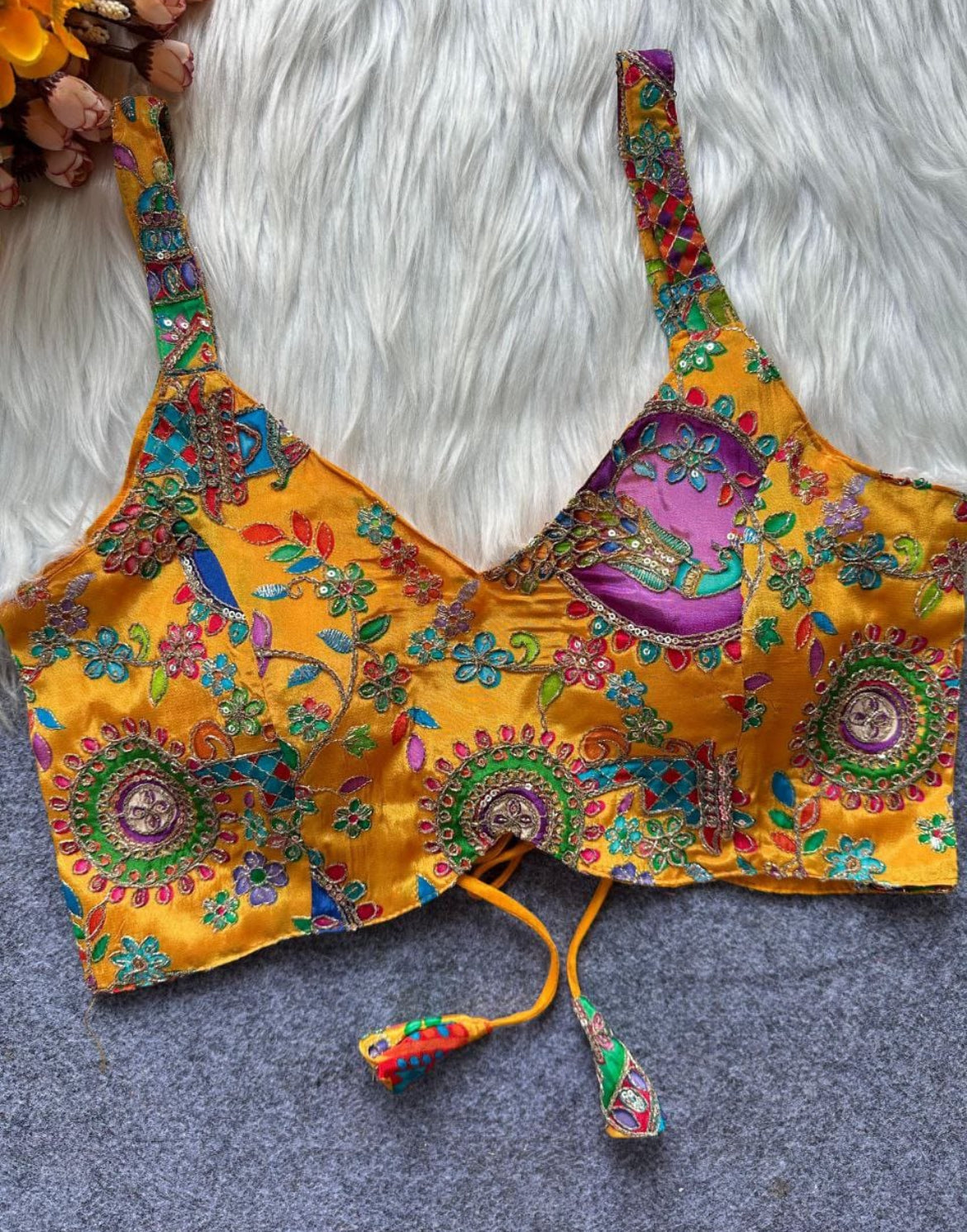 Saree blouse / top