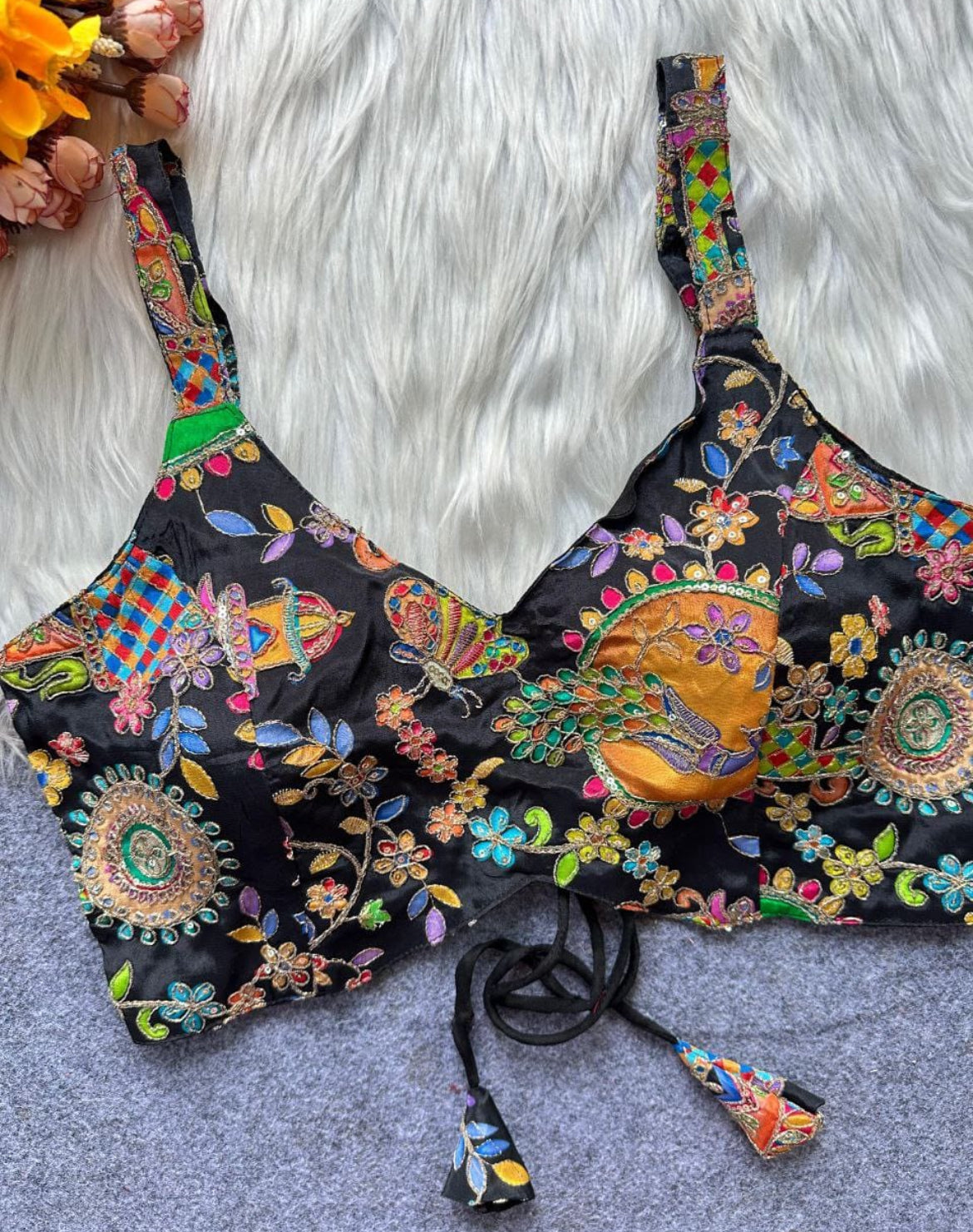 Saree blouse / top