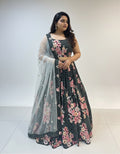 Lehenga – dunkelgrün geblümt Größe 42/44