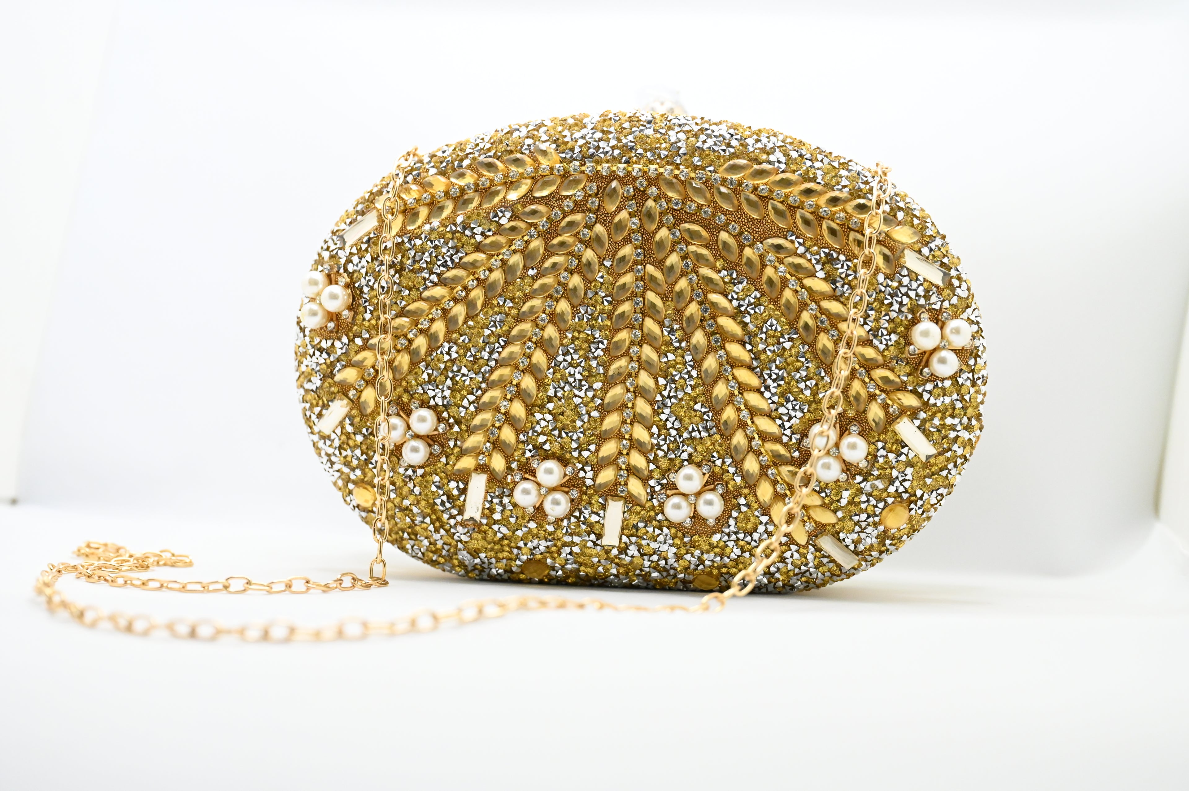 Clutch - Divya Kanti