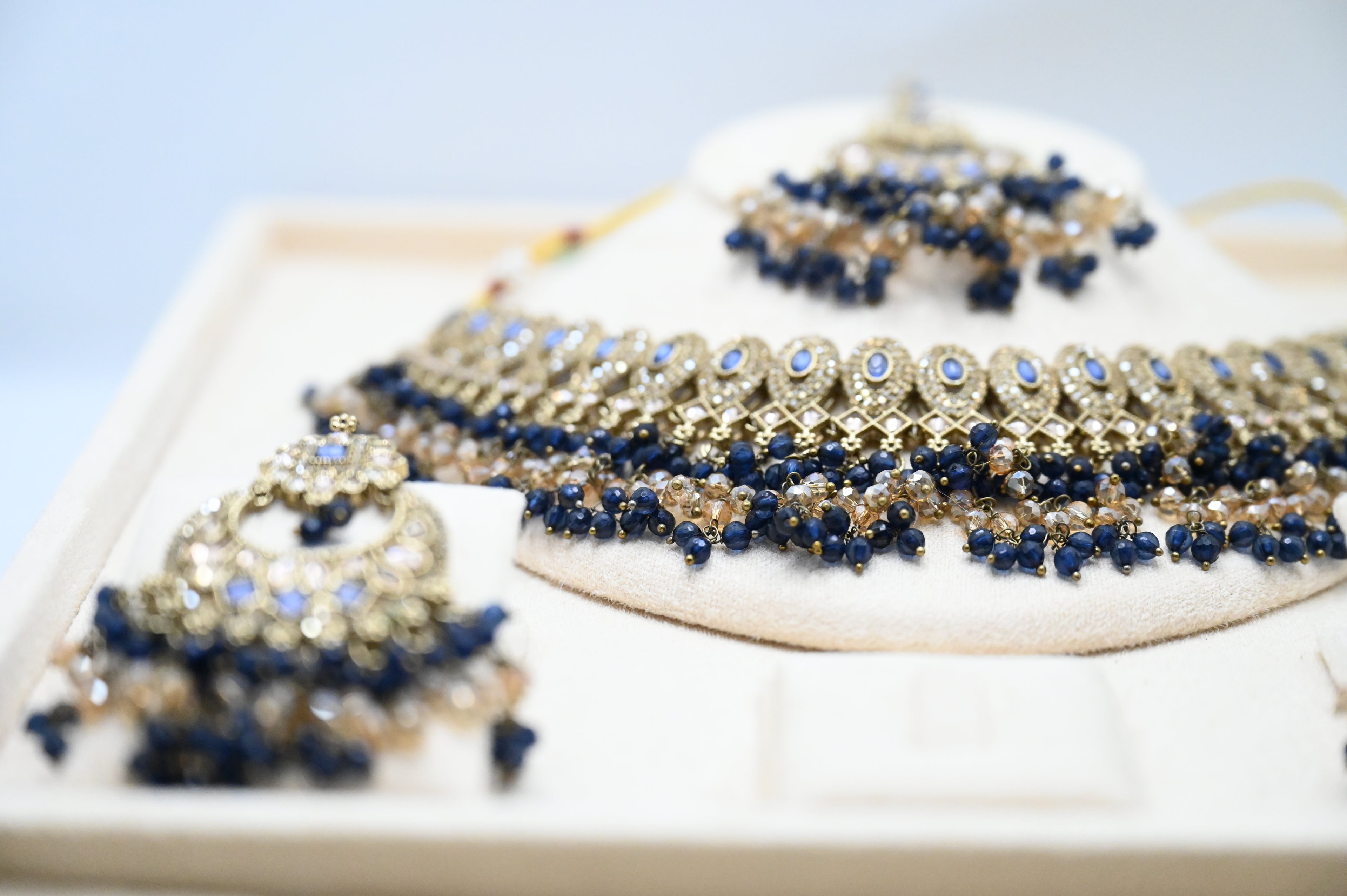 Königliches Saphirblau-Halsband-Set – Neela Ratna